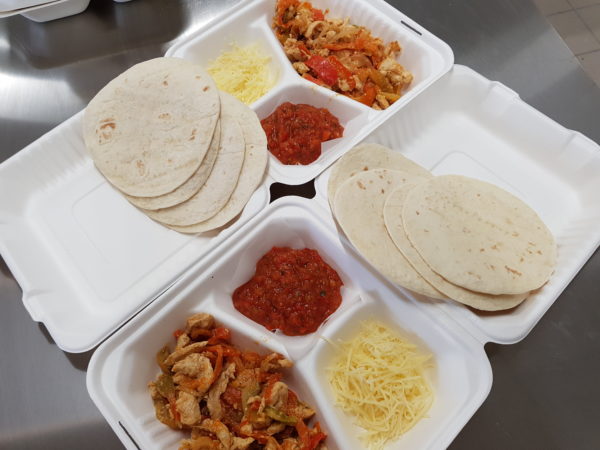 Fajitas au poulet. ( A partir du mardi ).