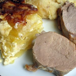 Mijoté de porc et ses légumes avec gratin dauphinois. ( Fermeture à18h )