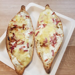 A partir de jeudi : Baguette flambée , salade.
