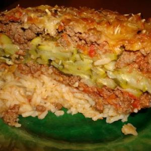 Gratin de porc haché aux légumes, riz.