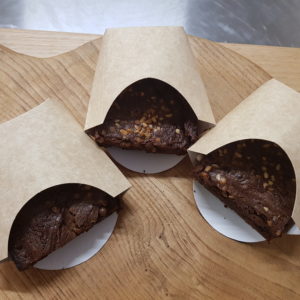 Du mardi au vendredi :   Gâteau fondant aux noix.