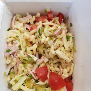 Salade de coquillette au poulet. ( A partir du mardi).