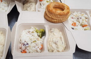 Bouchée à la reine, riz au petits légumes.