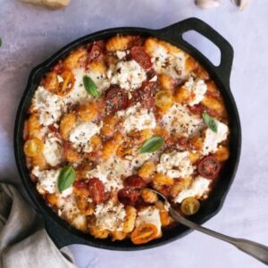 Orzo au boeuf haché aux fromages.